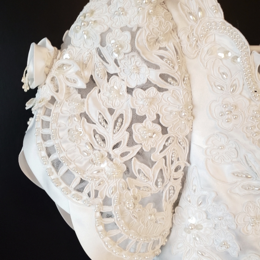 Beautiful Vintage Classic Wedding dress